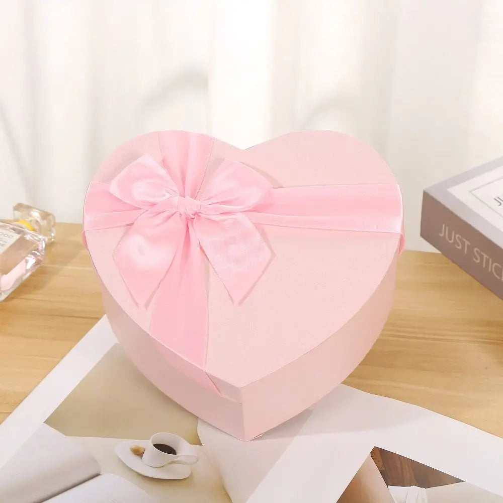 Heart-Shaped Gift Box with Bow & Lid – Red Valentine's & Anniversary Presentation Box