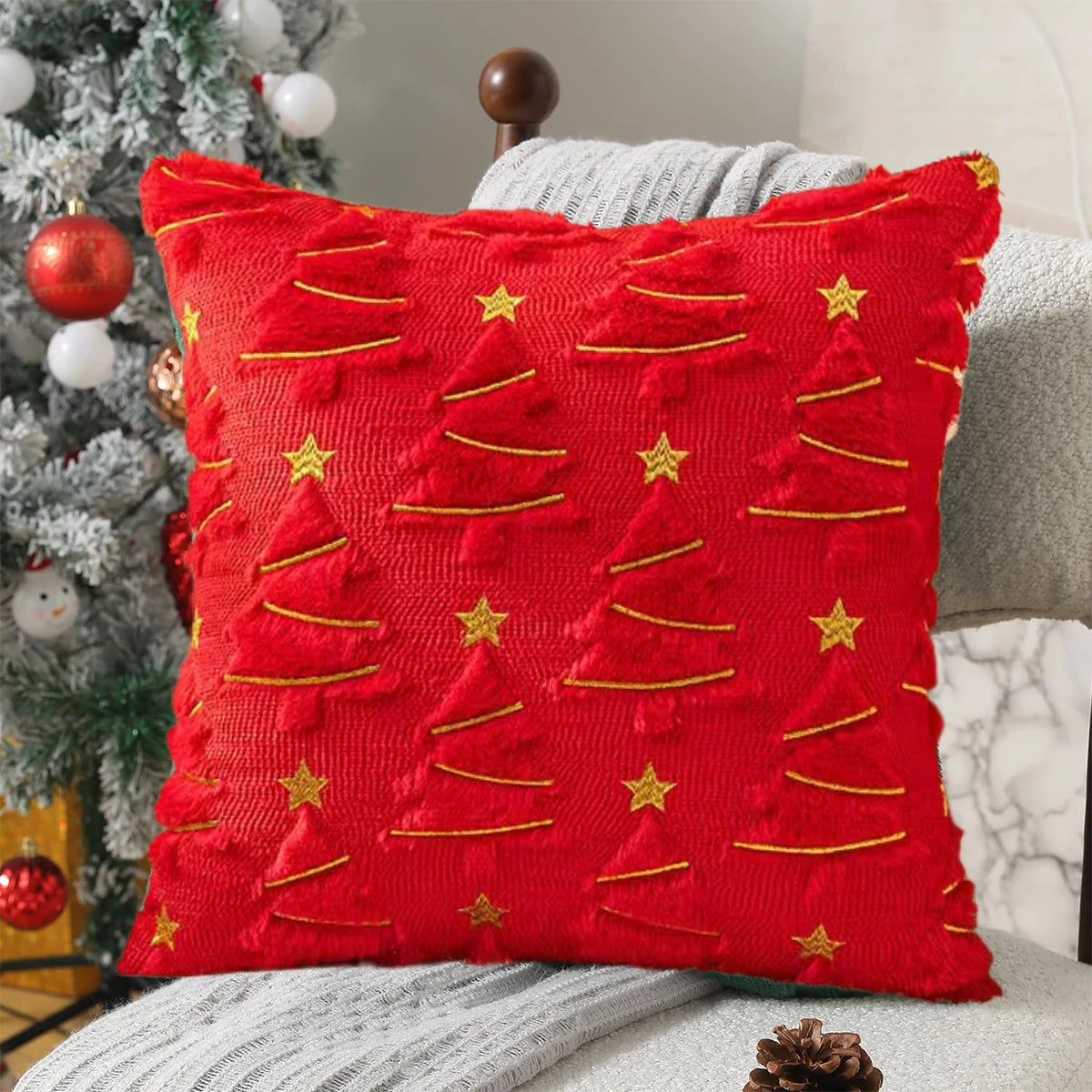 Plush Christmas Tree Cushion Cover with Gold Stars – 45 x 45 cm
