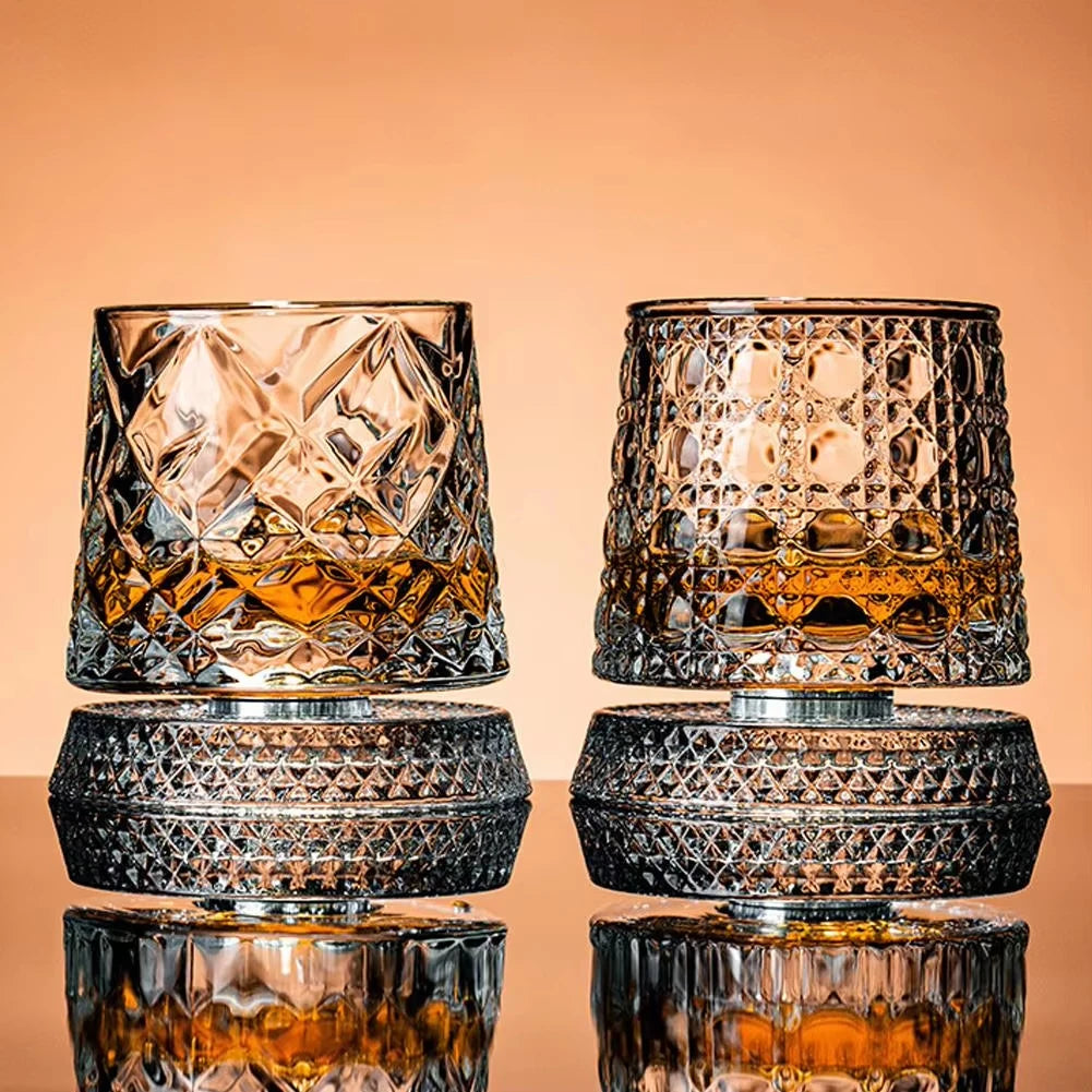 Spinning whisky glasses set of 2 on glass base
