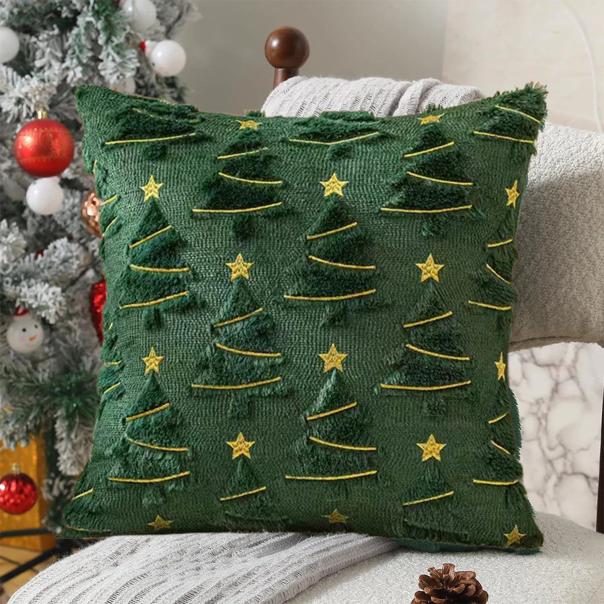 Plush Christmas Tree Cushion Cover with Gold Stars – 45 x 45 cm
