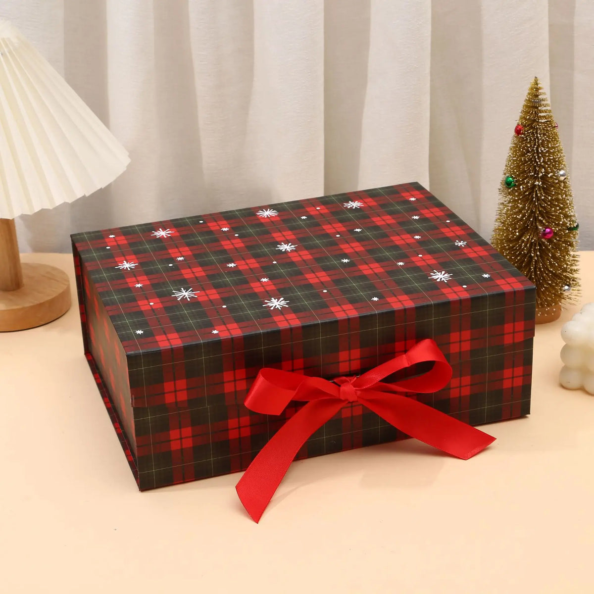 Luxury Christmas Gift Box with Magnetic Lid & Ribbon Bow – Large Festive Presentation Box